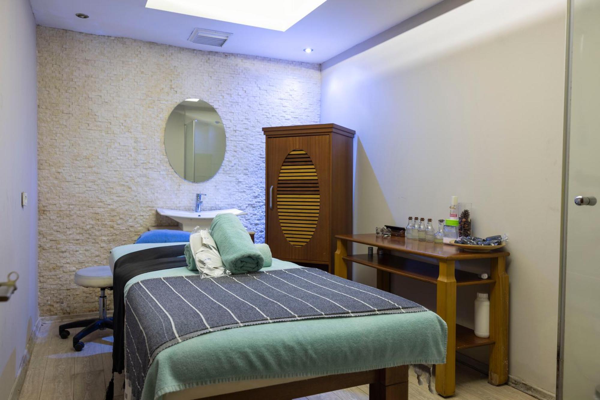 Anemon Cigli Hotel Smirne Esterno foto
