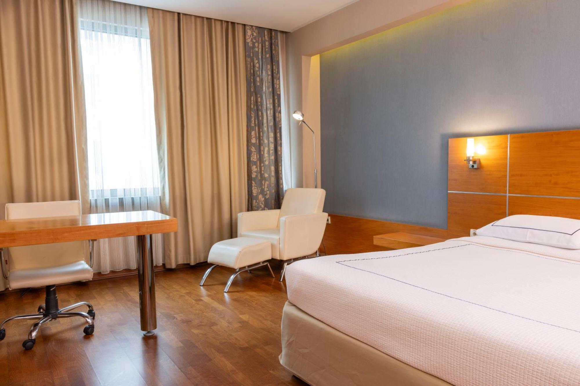 Anemon Cigli Hotel Smirne Esterno foto