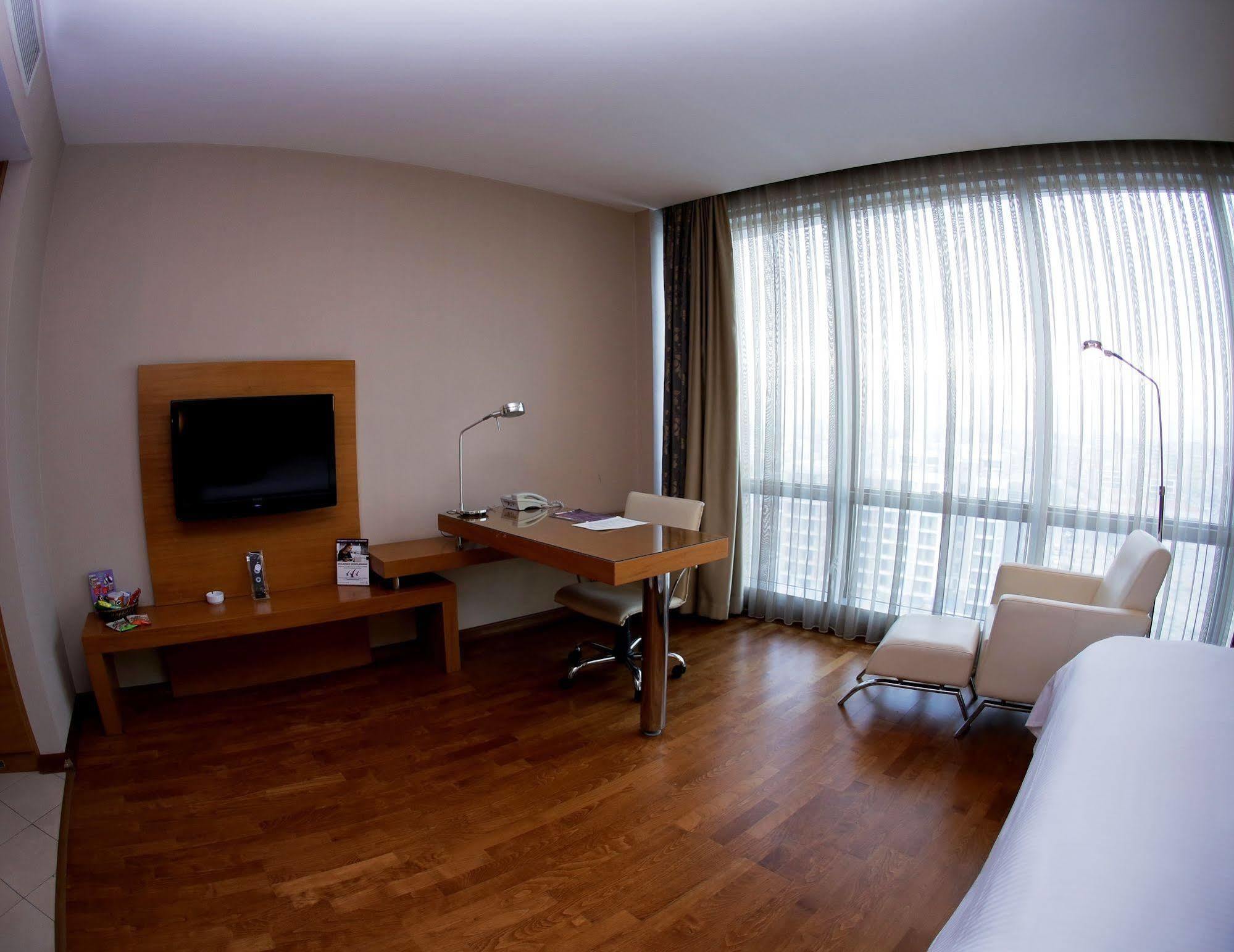 Anemon Cigli Hotel Smirne Esterno foto